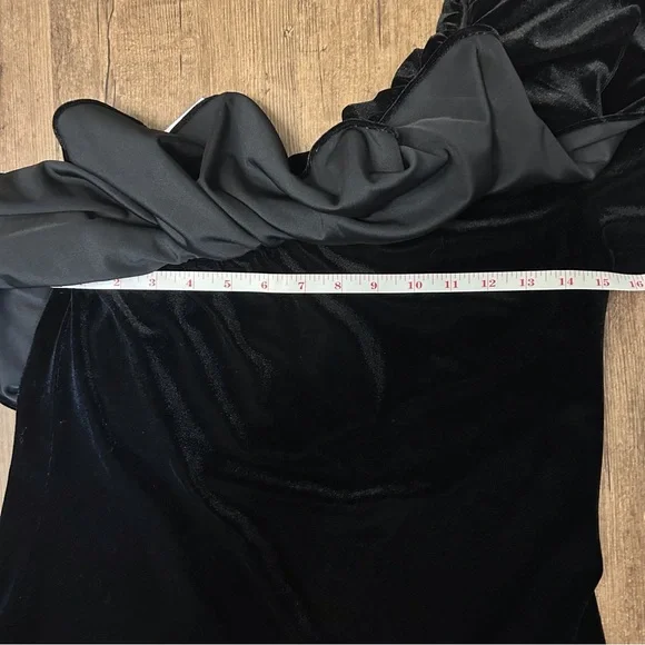 Misa Los Angeles NWT Mielle Black Velvet Ruffle One Shoulder Top - Picture 8 of 12